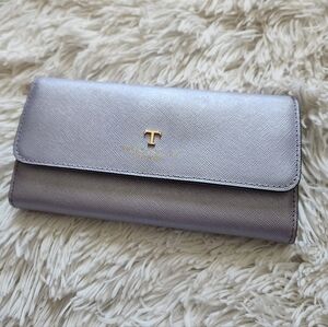 NWOT Tignanello Wallet